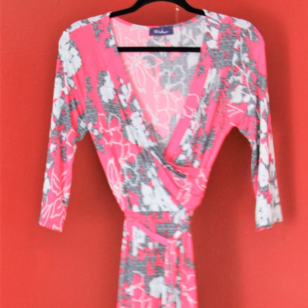 Gorgeous body conscious hot pink classy dress